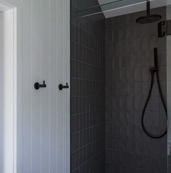 Meir Round Hand Shower on Swivel Bracket, Matte Black