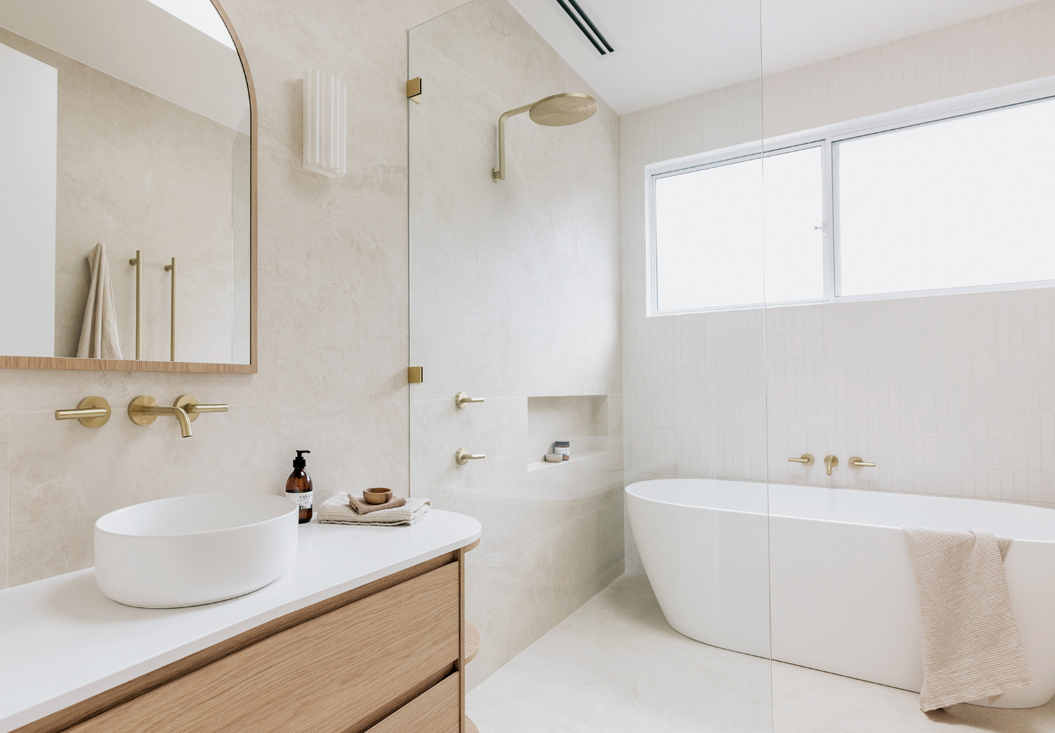 Vivid Slimline Plus Lever Wall Top Assemblies – Lead Free