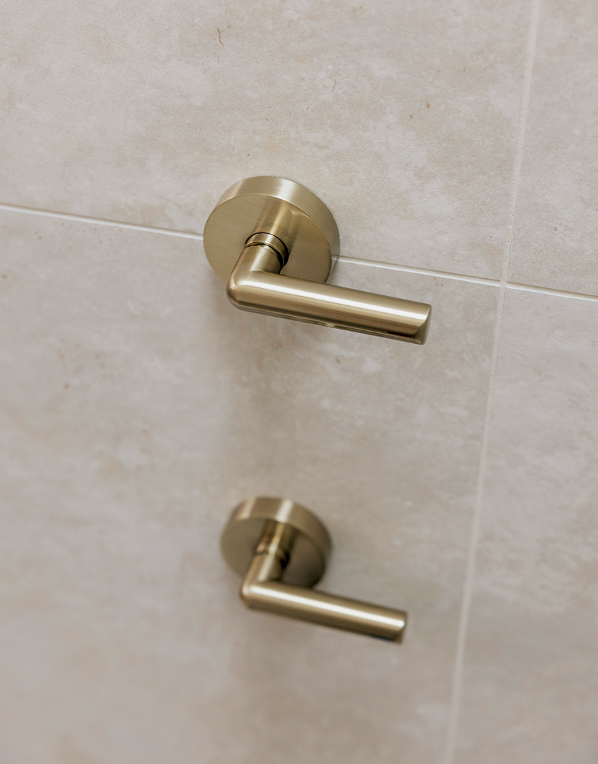 Vivid Slimline Plus Lever Wall Top Assemblies – Lead Free