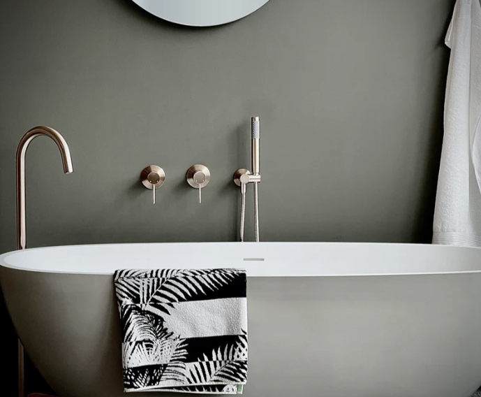 Meir Round Hand Shower on Swivel Bracket, Champagne