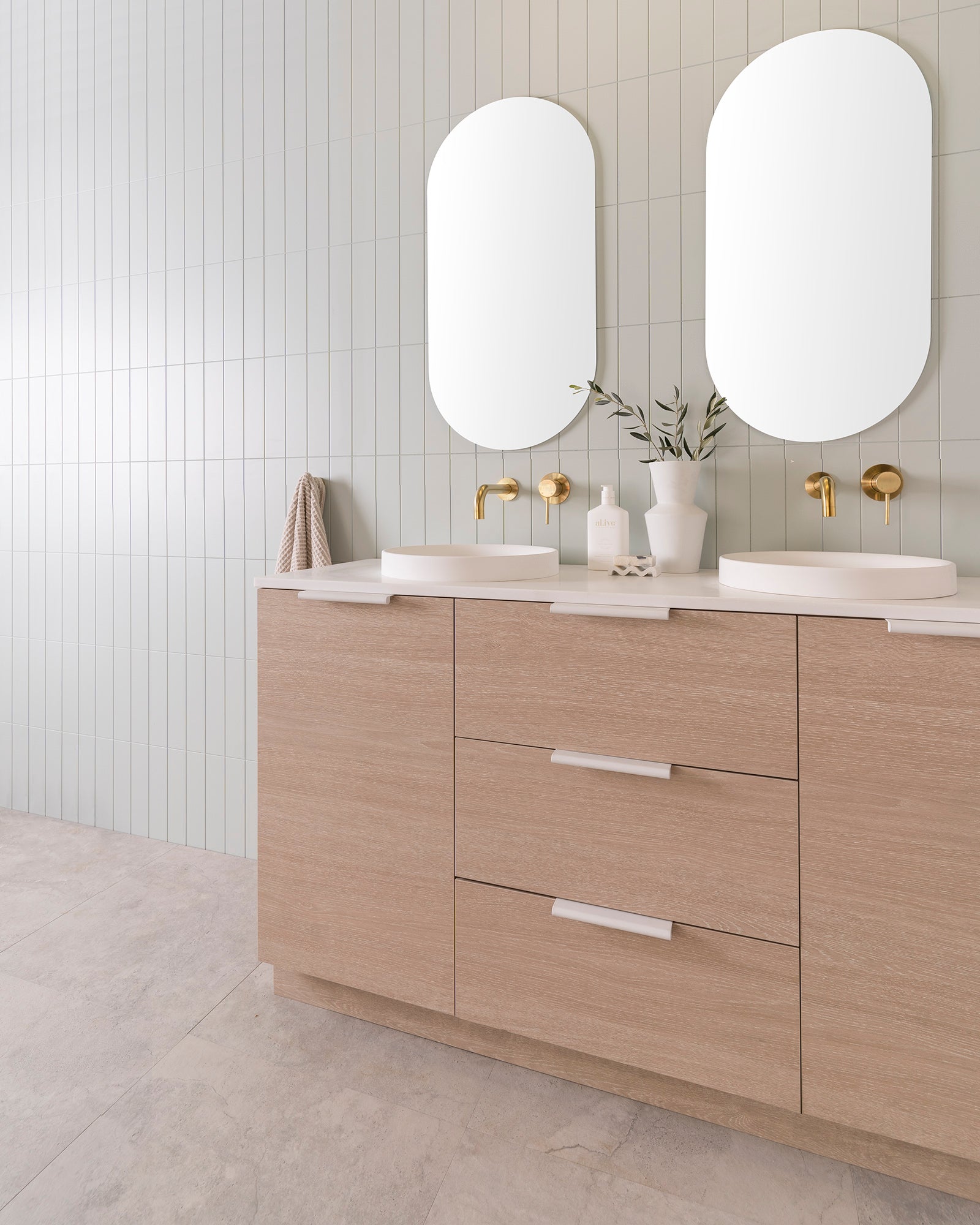 ADP Glacier Lite Hamper Freestanding Vanity