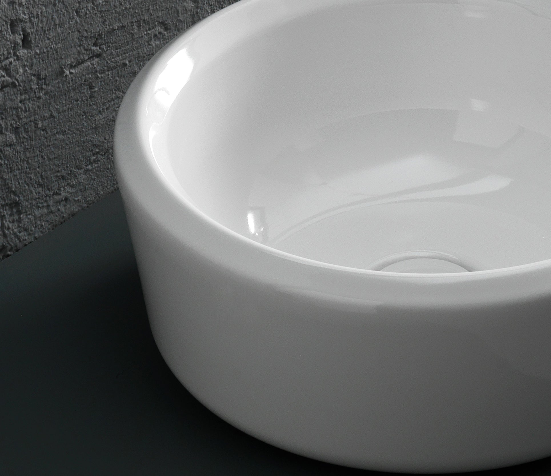 Studio Bagno Pencil Circle Bench Basin - Gloss White