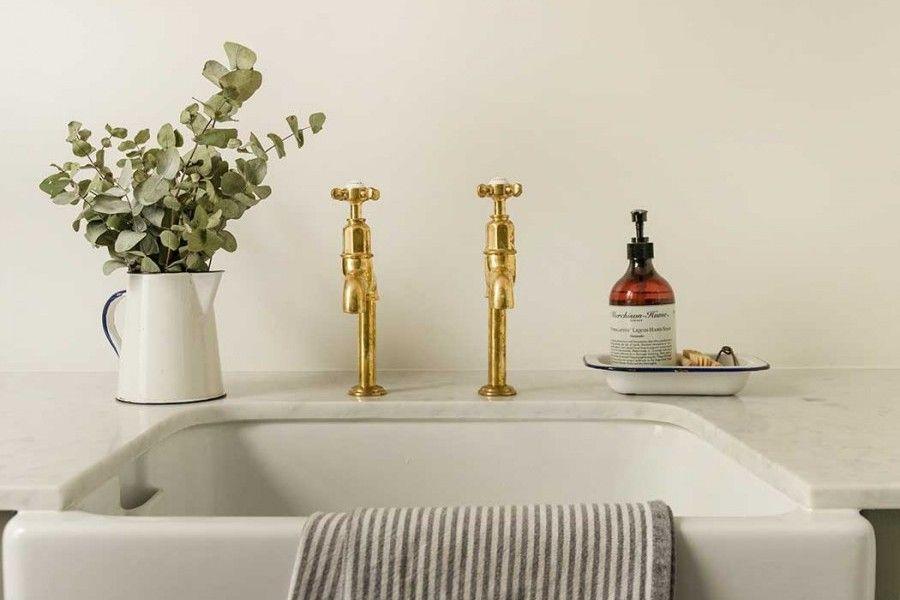 Turner Hastings Belfast 60 x 46 Fine Fireclay Butler Sink with Internal Overflow - Ideal Bathroom Centre7400